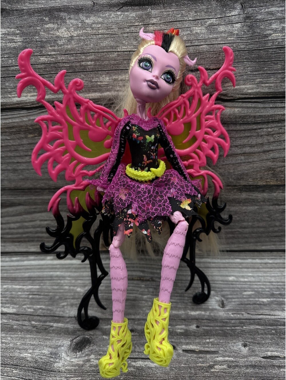 Monster High Bonita Femur from the Freaky Fusion series with skeleton...